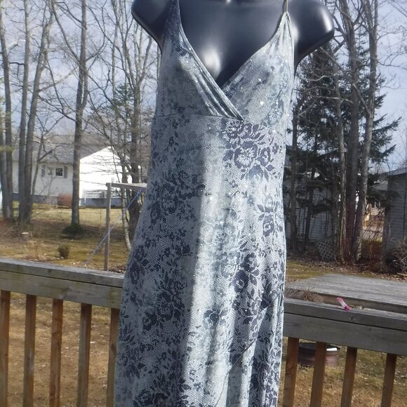 Snakeskin and Roses glitter bodycon dress by Hourglass size US Large - Picture 5 of 10